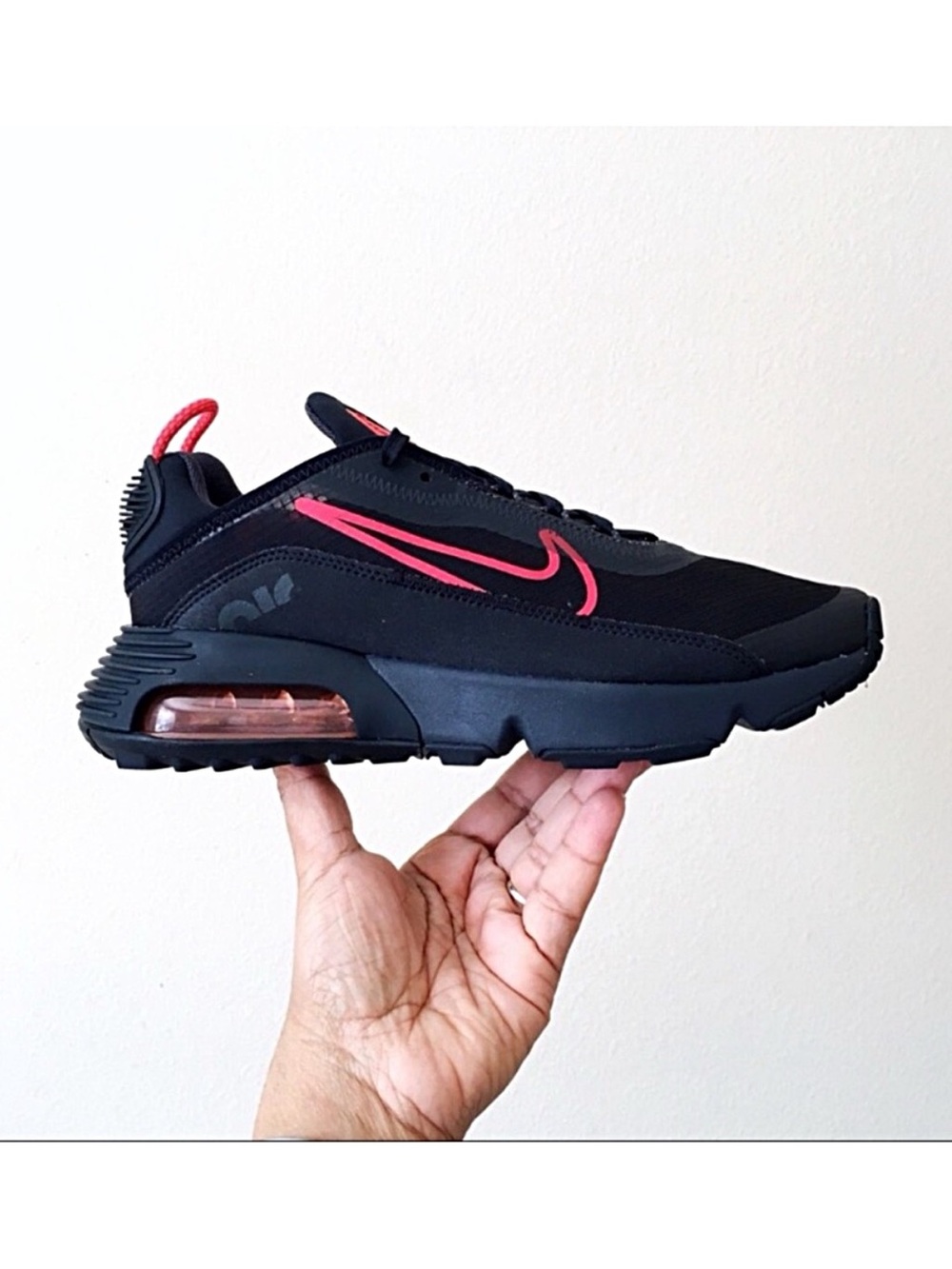 Nike Air Max 2090 Black Bright Crimson Sneakers 6.5Y / 8 Women